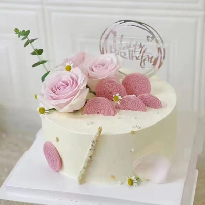 roses cake in city